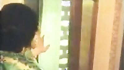 Dog get girl: animal porn mult
