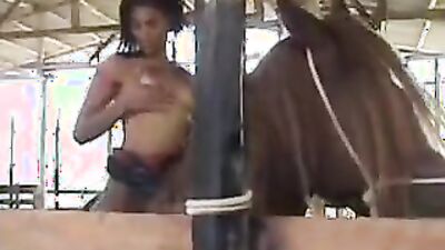 Zoo sex porno: lady dog porn