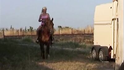 Dog sex video: zoo video smutty