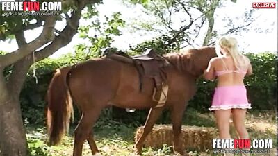 Blonde Girl Slut Deepthroats and Fucks Hard Horse in Unbelievable Display of Passion