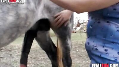Experience Unparalleled Pleasure with a Deep Throat and Horse Cumshot