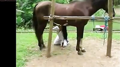 Two Blondes Take It to the Next Level with Wild Animal Encounter