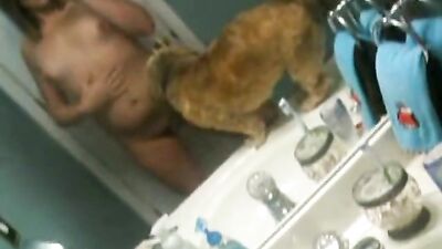 Zoo bathroom time