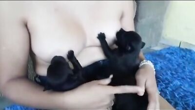 Sizzling Indian Aunty Sucks Puppies Off
