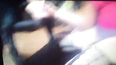 Travesti zoófilo sexy follándose a un perro pervertido