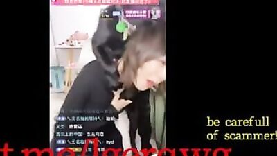 Chinese beauty live broadcast her dog estrus