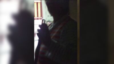 Su marido le compró un perro para que se la follara