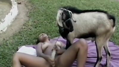 Dog teen girls: mom dogs sex