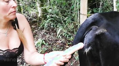 Zoo porno video: dog fucking girls anime