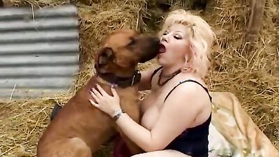 2 dogs 1 girl: trying dog sex